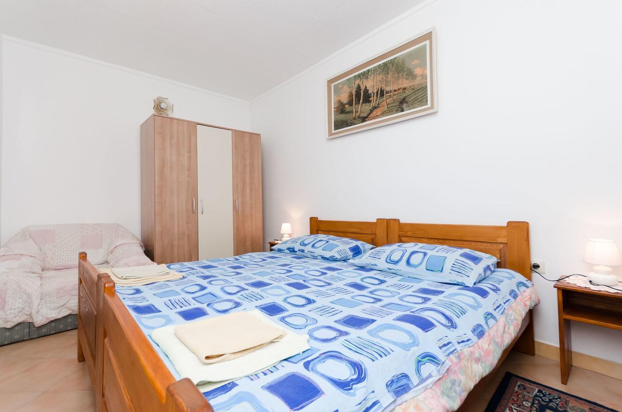Apartments Ilinka 로브란 외부 사진